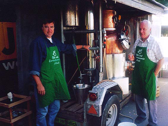 Brennwagen mit Walter und Herbert